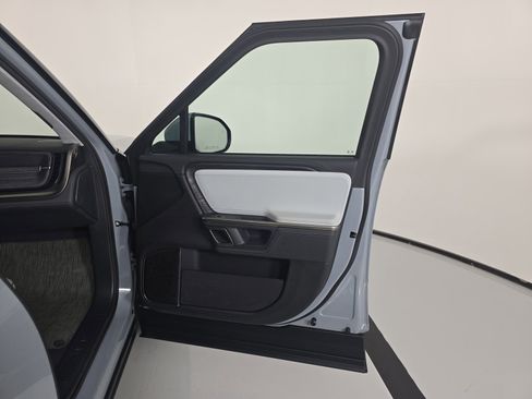 Used 2024 Rivian R1S Adventure AWD/4WD image 18