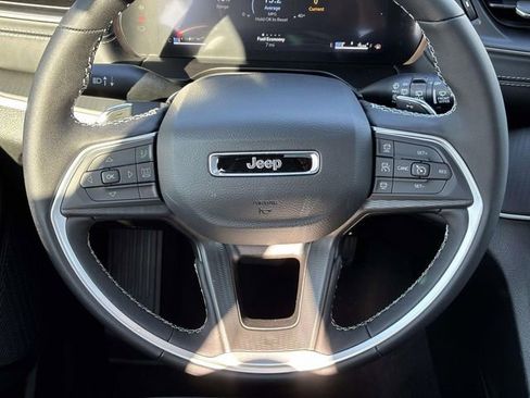 New 2025 Jeep Grand Cherokee Altitude w/ Trailer Tow Package image 9