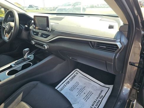 Used 2024 Nissan Altima 2.5 SV image 33