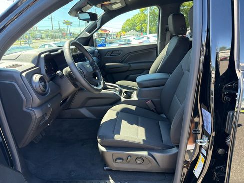 Used 2023 Chevrolet Colorado W/T w/ WT Convenience Package II AWD/4WD image 7