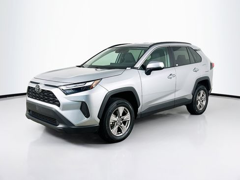 Used 2025 Toyota RAV4 XLE FWD image 3