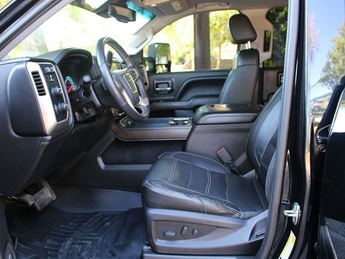 Used 2018 GMC Sierra 1500 Denali w/ Denali Ultimate Package image 7