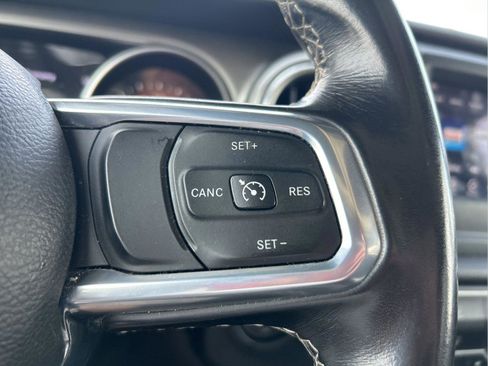 Certified 2020 Jeep Wrangler Unlimited Sahara image 17