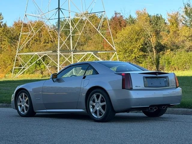 Used 2004 Cadillac XLR RWD image 11