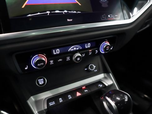 Used 2024 Audi Q3 2.0T Premium image 24