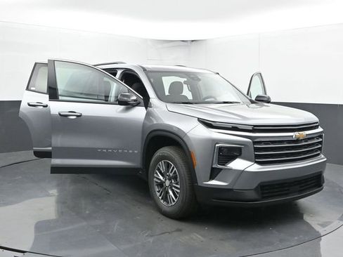 New 2026 Chevrolet Traverse LT w/ LPO, Floor Liner Package image 51