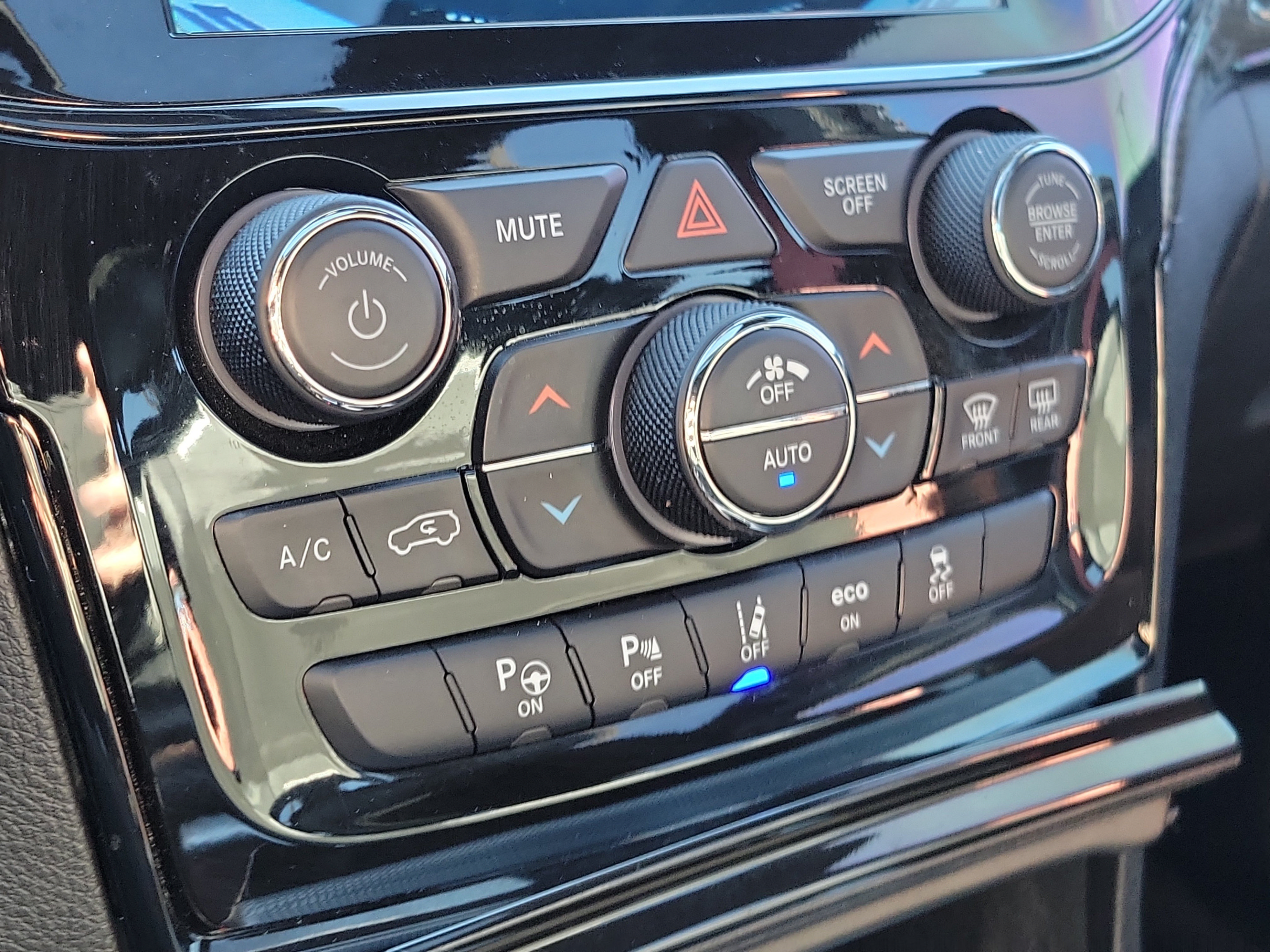 Used 2021 Jeep Grand Cherokee Trackhawk AWD/4WD image 30
