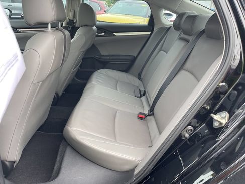 Used 2019 Honda Civic Touring image 10