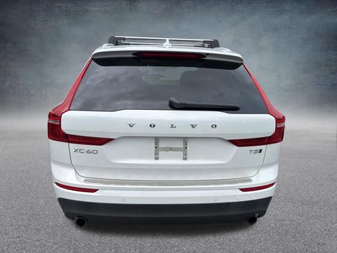 Used 2019 Volvo XC60 T5 Momentum w/ Multimedia Package AWD/4WD image 3