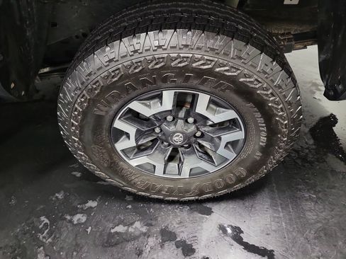 Used 2023 Toyota Tacoma TRD Off-Road AWD/4WD image 12