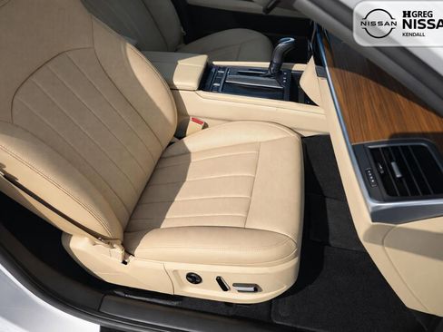 Used 2017 Genesis G80 3.8 w/ Option Group 02 image 13