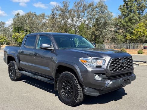 Used 2020 Toyota Tacoma SR5 RWD image 1