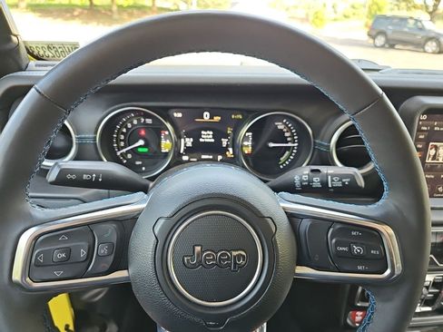 Used 2023 Jeep Wrangler Unlimited Rubicon 4xe w/ Cold Weather Group AWD/4WD image 22