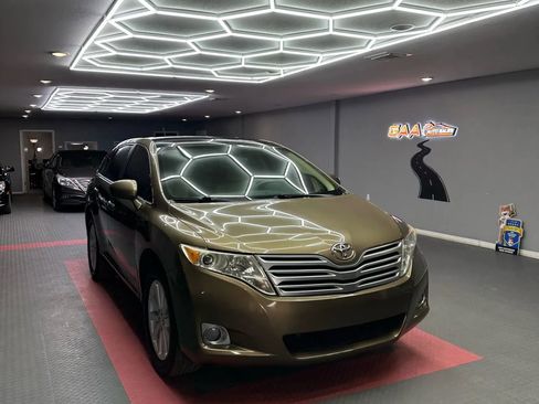 Used 2012 Toyota Venza XLE image 1