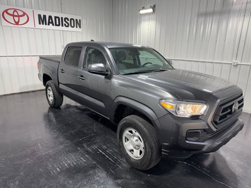 Used 2023 Toyota Tacoma SR AWD/4WD image 4
