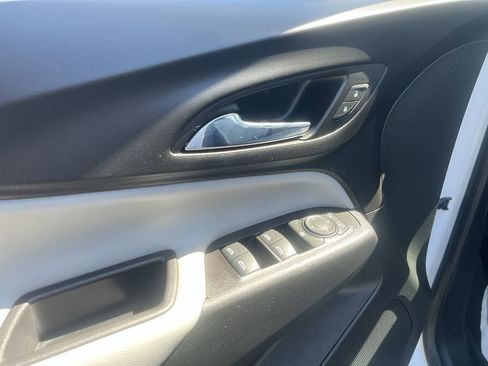 Used 2022 Chevrolet Equinox LS w/ LS Convenience Package FWD image 21