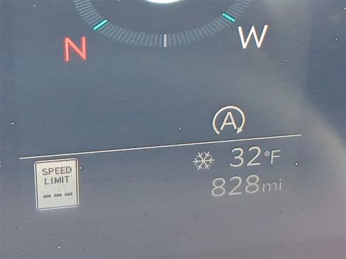 Used 2025 Kia Sorento S image 13