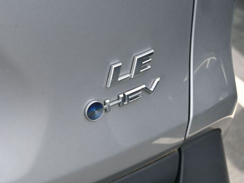 Used 2025 Toyota RAV4 LE AWD/4WD image 5