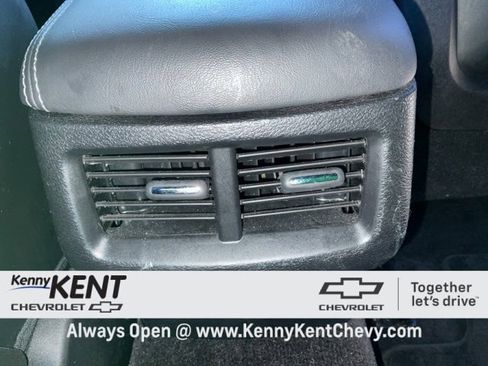 Used 2016 Dodge Challenger SXT Plus image 13