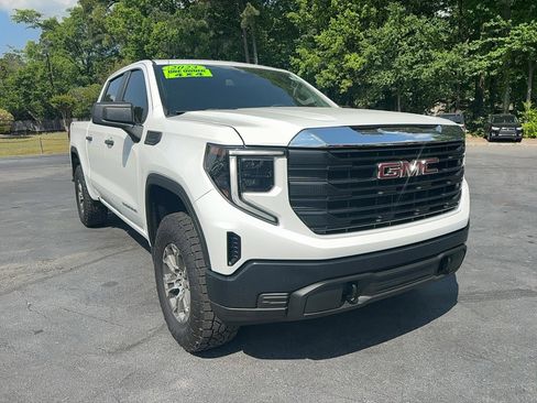 Used 2023 GMC Sierra 1500 Pro w/ Pro Value Package AWD/4WD image 3