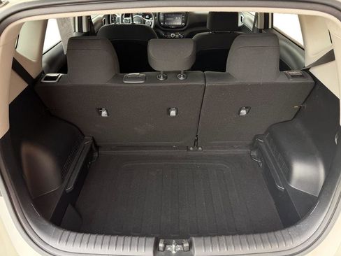 Used 2023 Kia Soul LX image 9