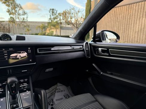 Used 2023 Porsche Cayenne Turbo S image 67