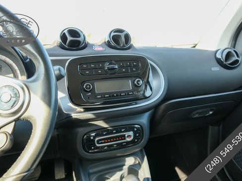 Used 2018 smart fortwo electric drive image 15