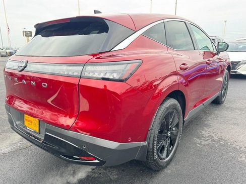 Used 2025 Nissan Murano SV AWD/4WD image 3