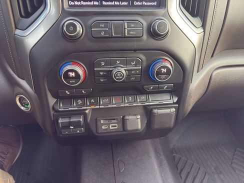 Used 2020 Chevrolet Silverado 1500 LT w/ All-Star Edition image 15