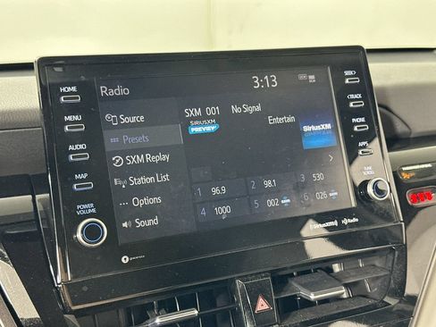 Used 2022 Toyota Camry XLE FWD image 29