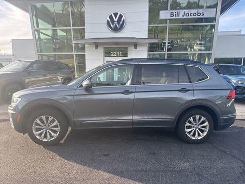 Used 2018 Volkswagen Tiguan SE FWD image 3