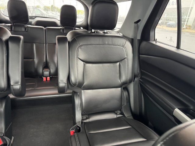 Used 2023 Ford Explorer XLT w/ Equipment Group 202A AWD/4WD image 19