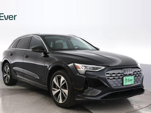 Used 2024 Audi Q8 e-tron Premium Plus w/ Premium Plus Package AWD/4WD image 13