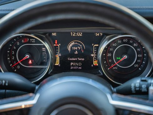 Used 2021 Jeep Wrangler Unlimited Rubicon image 32