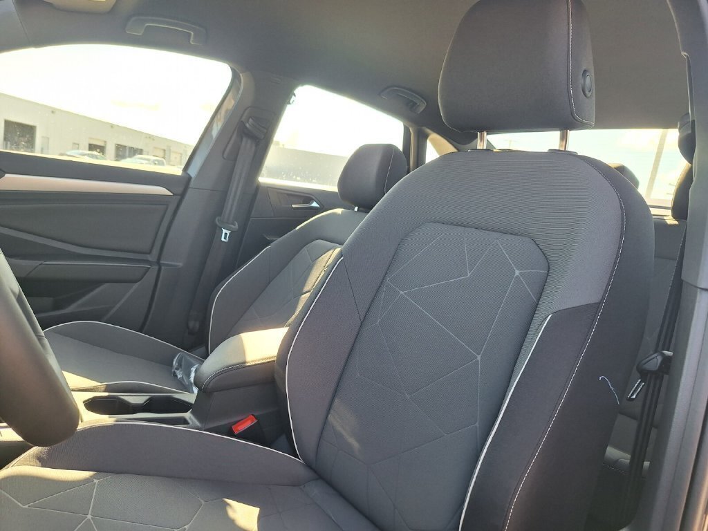 Used 2026 Volkswagen Jetta Sport FWD image 11