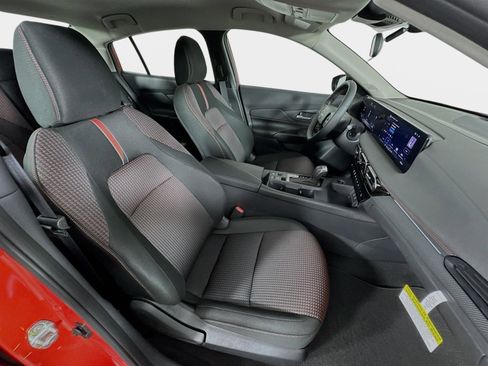 New 2026 Nissan Sentra SR FWD image 26