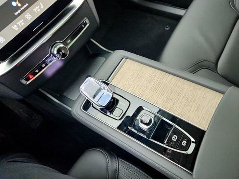 New 2025 Volvo XC90 B6 Plus w/ Protection Package Premier image 26