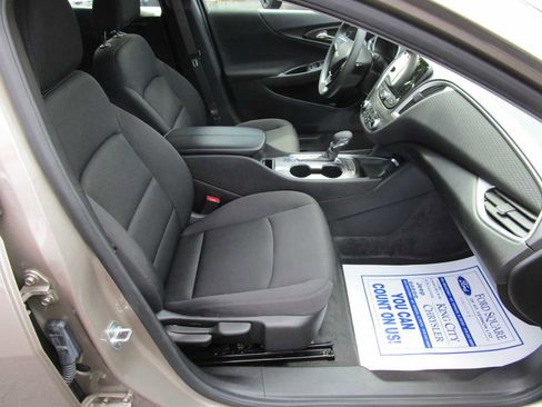 Used 2024 Chevrolet Malibu LT image 14