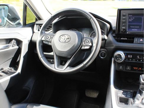 Used 2021 Toyota RAV4 XLE Premium AWD/4WD image 14