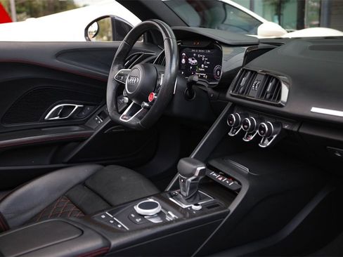 Used 2018 Audi R8 V10 plus image 43