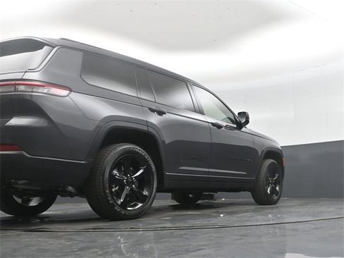 New 2025 Jeep Grand Cherokee L Altitude image 45