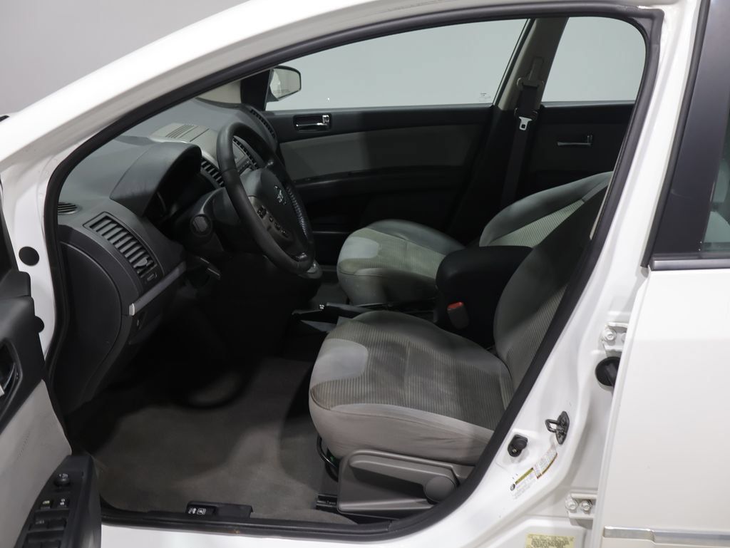 Used 2012 Nissan Sentra 2.0 S w/ Convenience Pkg FWD image 2
