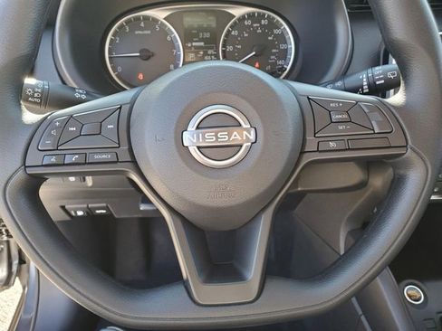 Certified 2025 Nissan Kicks Play S image 19