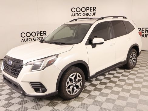 Used 2024 Subaru Forester Premium AWD/4WD image 10