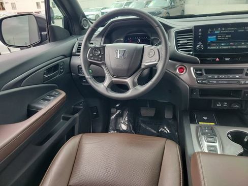 Certified 2024 Honda Passport EX-L image 12