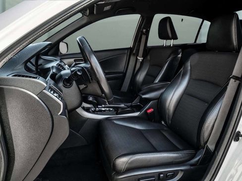 Used 2017 Honda Accord Sport image 5