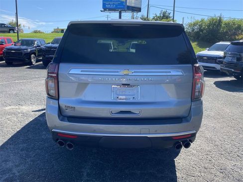 Used 2024 Chevrolet Suburban High Country w/ Advanced Technology Package image 6