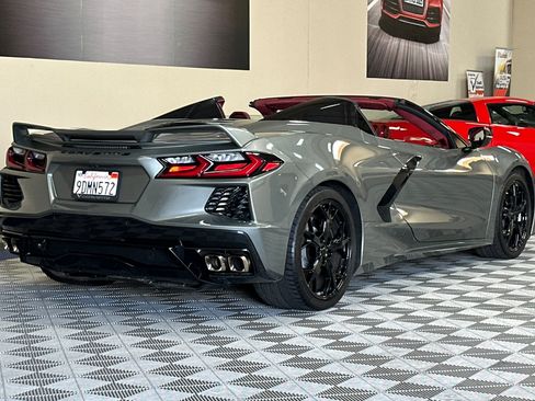 Used 2022 Chevrolet Corvette Stingray Premium Conv w/ Z51 Performance Package RWD image 4
