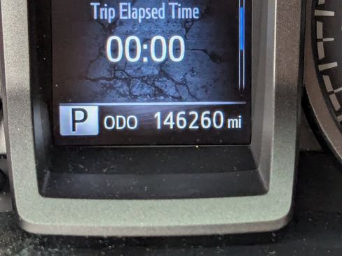 Used 2017 Toyota Tacoma TRD Sport w/ Tow Package (A/T) image 20