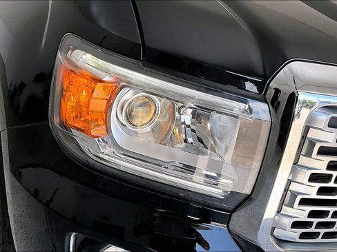 Used 2019 GMC Canyon Denali AWD/4WD image 38
